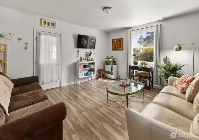 Photo 4 of Single family home for sale at 1110 W 7th Avenue, Ellensburg, WA 98926 | MLS# NWM2580492 | Listing updated on 2026-09-25