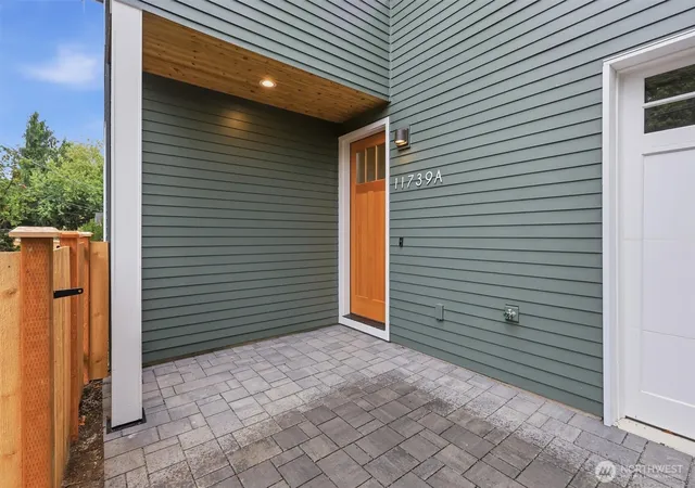 Photo 2 of Single family home for sale at 11739 40th Avenue Ne #A, Seattle, WA 98125 | MLS# NWM2580506 | Listing updated on 2026-10-02