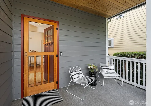 Photo 3 of Single family home for sale at 5958 31st Avenue Sw, Seattle, WA 98126 | MLS# NWM2580513 | Listing updated on 2026-09-25