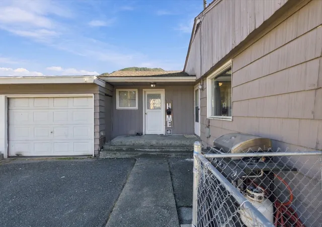 Photo 2 of Single family home for sale at 660 Sauk Ave, Darrington, WA 98241 | MLS# NWM2580518 | Listing updated on 2026-10-22