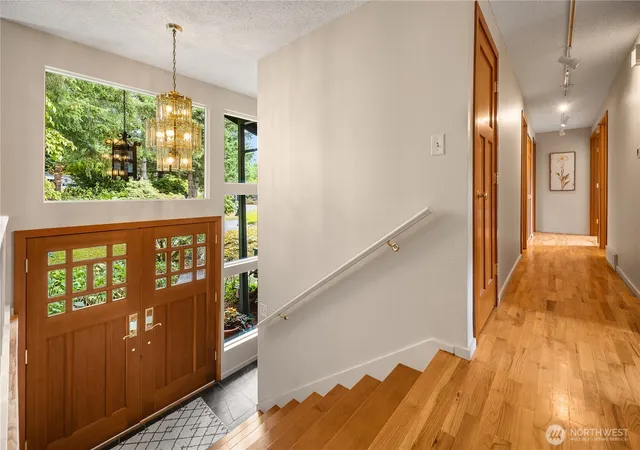 Photo 3 of Sale Pending at 6039 NE 202nd Street, Kenmore, WA 98028 | MLS# NWM2580521 | Listing updated on 2026-10-03