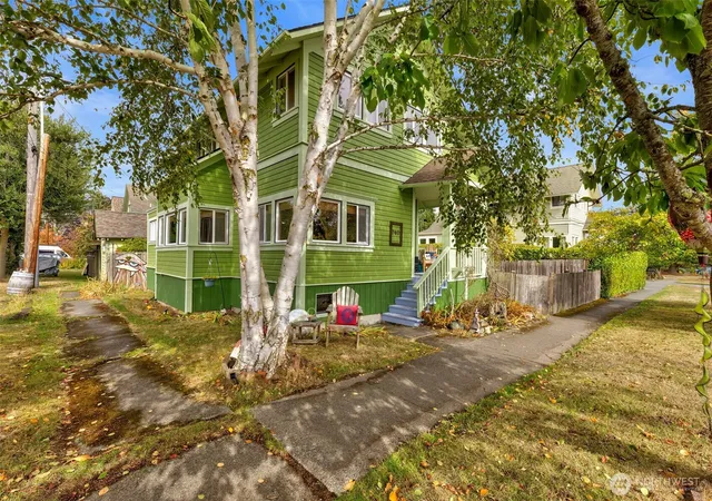 Photo 2 of Single family home for sale at 740 Lincoln St, Port Townsend, WA 98368 | MLS# NWM2580523 | Listing updated on 2026-10-02