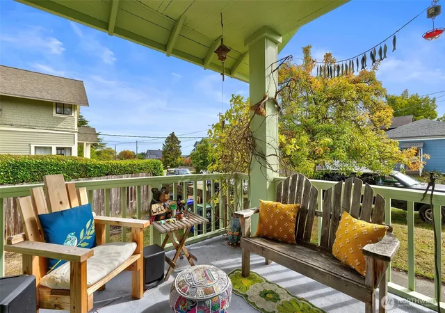 Photo 4 of Single family home for sale at 740 Lincoln St, Port Townsend, WA 98368 | MLS# NWM2580523 | Listing updated on 2026-10-02