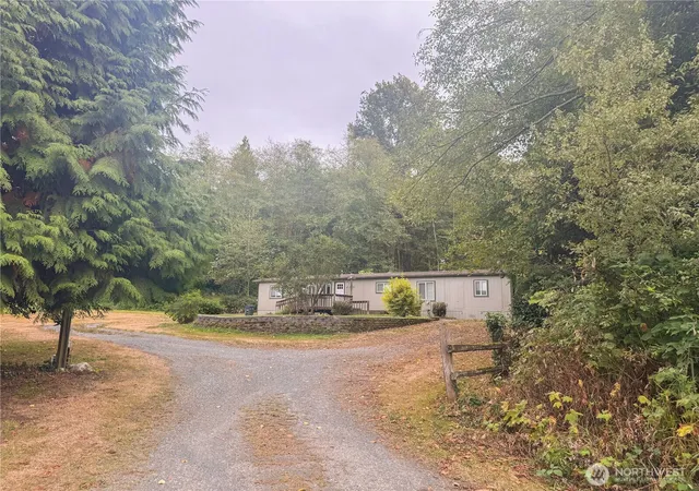 Photo 3 of Manufactured home for sale at 2831 West 99th St, Blaine, WA 98230 | MLS# NWM2580528 | Listing updated on 2026-09-24