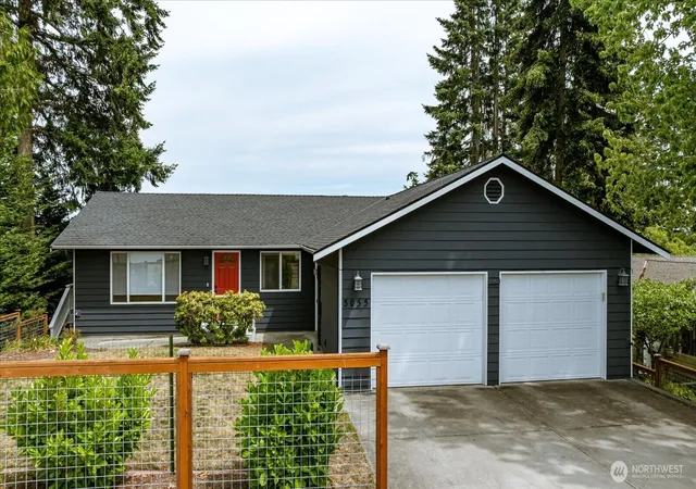 Photo 3 of Single family home for sale at 5055 Honeymoon Bay Rd, Freeland, WA 98249 | MLS# NWM2580536 | Listing updated on 2026-09-29