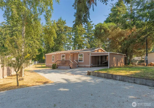 Manufactured home for sale at 1004 Diane Ave, Oak Harbor, WA 98277 | MLS# NWM2580543
