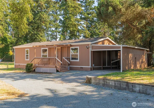 Photo 2 of Manufactured home for sale at 1004 Diane Ave, Oak Harbor, WA 98277 | MLS# NWM2580543 | Listing updated on 2026-09-24