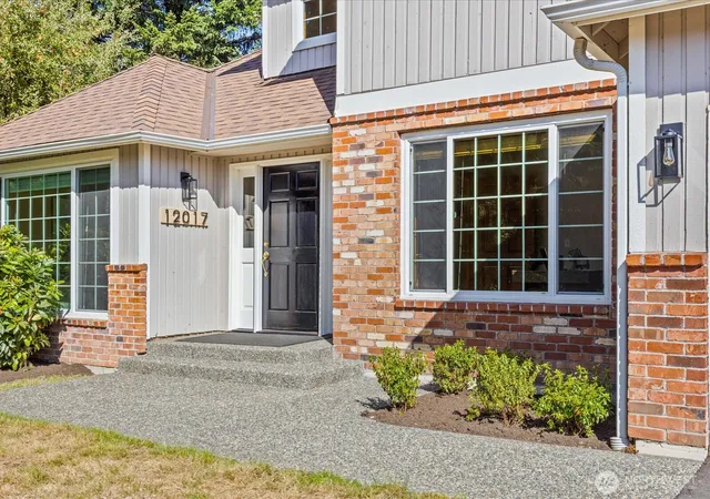 Photo 2 of Sale Pending at 12017 93rd Place Ne, Kirkland, WA 98034 | MLS# NWM2580545 | Listing updated on 2026-10-02