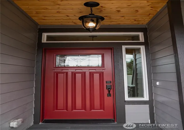 Photo 3 of Sale Pending at 3816 Rock Ridge Pkwy, Anacortes, WA 98221 | MLS# NWM2580546 | Listing updated on 2026-09-25