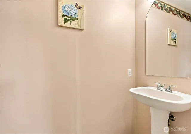 Photo 3 of Single family home for sale at 825 SW 361 Street, Federal Way, WA 98023 | MLS# NWM2580552 | Listing updated on 2026-09-23