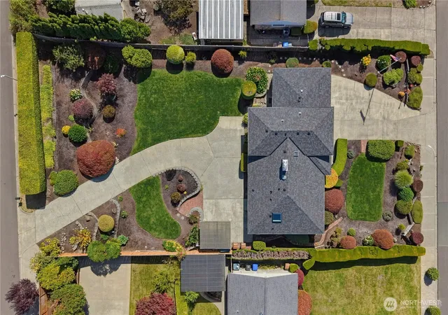 Photo 3 of Single family home for sale at 1245 S Fernside Dr, Tacoma, WA 98465 | MLS# NWM2580557 | Listing updated on 2026-09-30