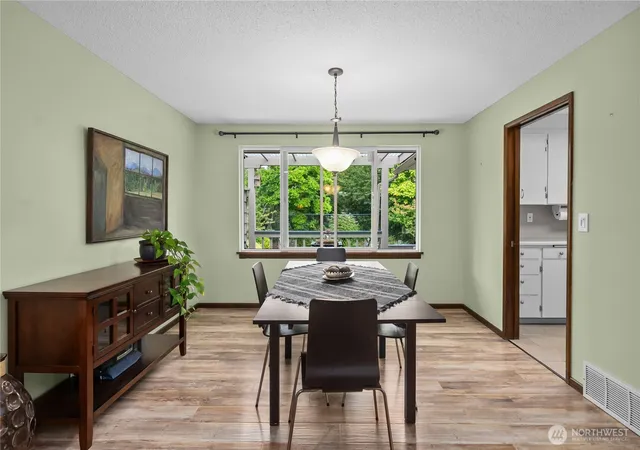 Photo 4 of Single family home for sale at 1561 S Macarthur St, Tacoma, WA 98465 | MLS# NWM2580560 | Listing updated on 2026-09-29