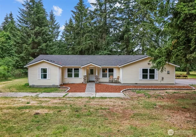 Photo 2 of Single family home for sale at 15839 Ordway Dr Se, Yelm, WA 98597 | MLS# NWM2580562 | Listing updated on 2026-09-25