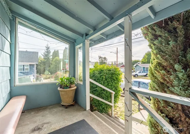 Photo 3 of Single family home for sale at 728 S Rock St, Centralia, WA 98531 | MLS# NWM2580584 | Listing updated on 2026-10-07