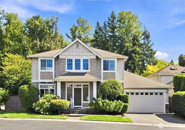 Photo 2 of Single family home for sale at 18007 81st Lane Ne, Kenmore, WA 98028 | MLS# NWM2580601 | Listing updated on 2026-10-01