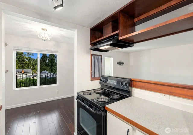 Photo 4 of Condo for sale at 14010 Juanita Dr NE #C6, Kirkland, WA 98034 | MLS# NWM2580607 | Listing updated on 2026-10-02
