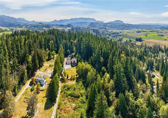 Photo 2 of Single family home for sale at 22904 Bumblebee Ln, Mount Vernon, WA 98273 | MLS# NWM2580618 | Listing updated on 2026-09-28