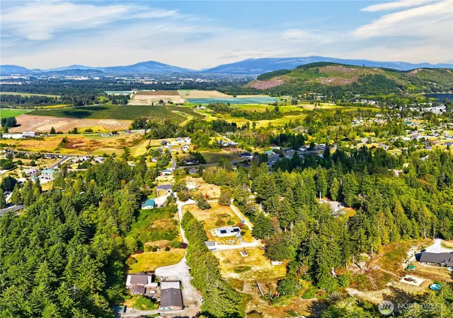 Photo 3 of Single family home for sale at 22904 Bumblebee Ln, Mount Vernon, WA 98273 | MLS# NWM2580618 | Listing updated on 2026-09-28