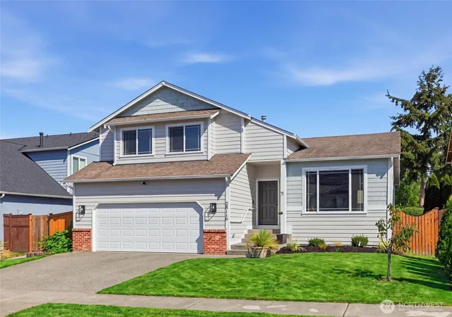 Photo 2 of Single family home for sale at 28116 225th Place Se, Maple Valley, WA 98038 | MLS# NWM2580627 | Listing updated on 2026-10-03