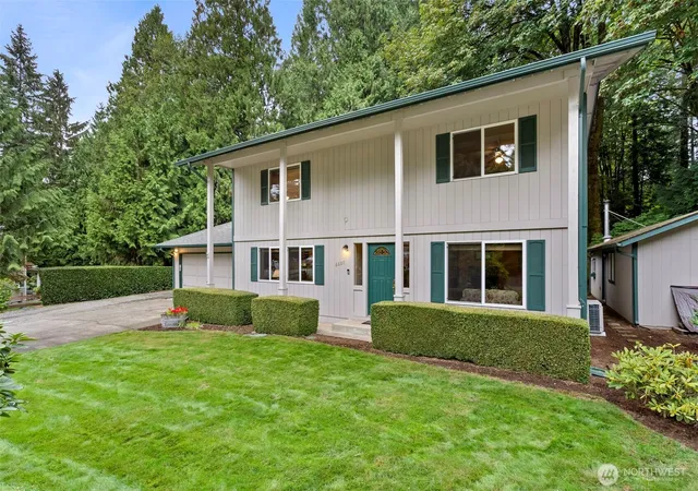 Photo 2 of Single family home for sale at 6607 Foster Dr Sw, Olympia, WA 98512 | MLS# NWM2580634 | Listing updated on 2026-09-30