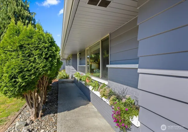 Photo 2 of Sale Pending at 4433 105th Place Ne, Marysville, WA 98271 | MLS# NWM2580636 | Listing updated on 2026-09-21