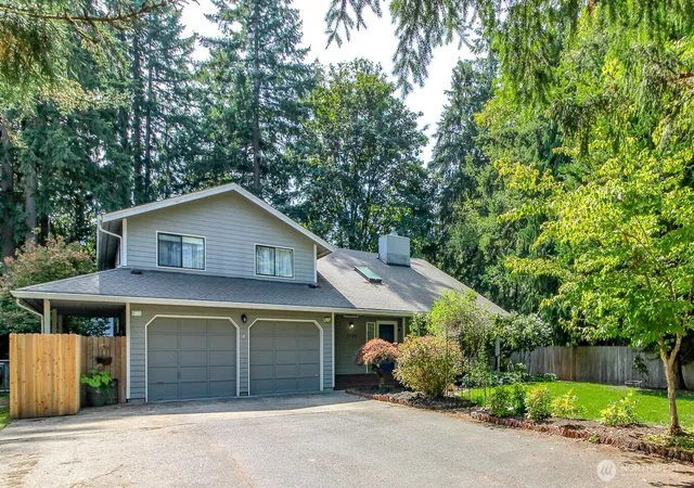 Photo 1 of Sale Pending at 5948 Glenmore Dr Se, Olympia, WA 98501 | MLS# NWM2580654 | Listing updated on 2026-09-25