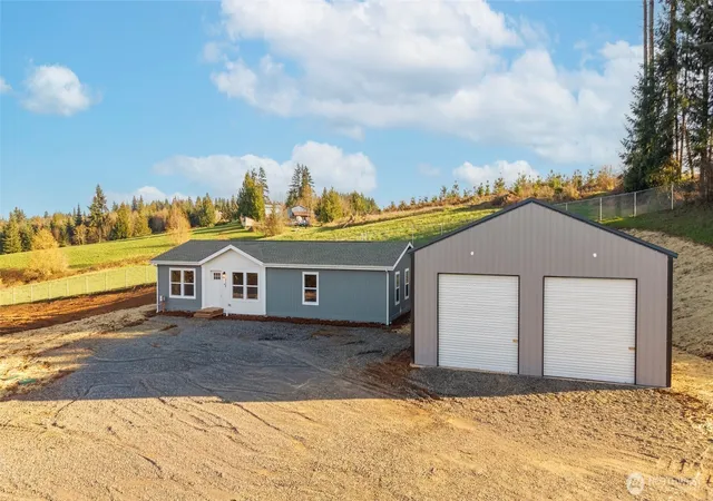 Photo 3 of Manufactured home for sale at 18814 8th Avenue E, Spanaway, WA 98387 | MLS# NWM2580660 | Listing updated on 2026-09-26