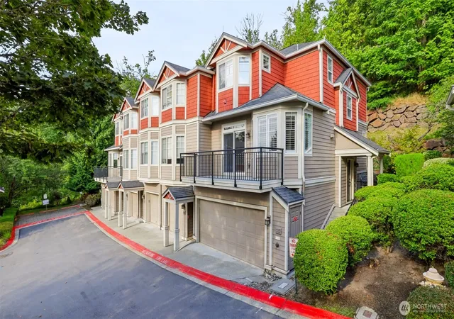 Photo 2 of Townhouse for sale at 2840 139th Avenue Se #30, Bellevue, WA 98005 | MLS# NWM2580668 | Listing updated on 2026-10-02