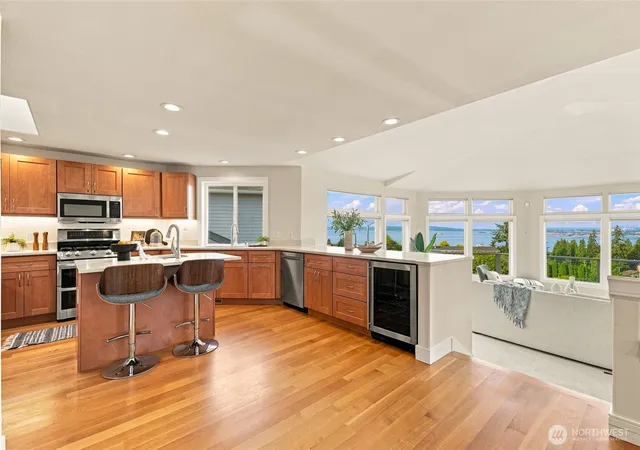 Photo 4 of Single family home for sale at 1816 England Ave, Everett, WA 98203 | MLS# NWM2580679 | Listing updated on 2026-10-02