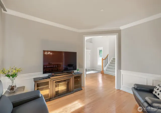 Photo 4 of Single family home for sale at 5537 163rd Court NE, Redmond, WA 98052 | MLS# NWM2580692 | Listing updated on 2026-10-02