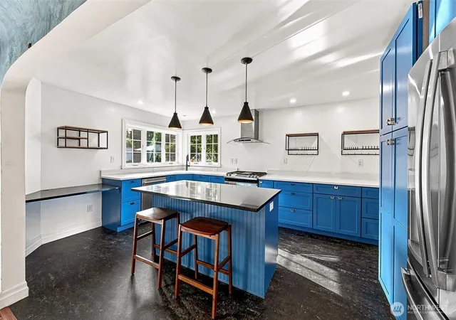 Photo 4 of Sale Pending at 3215 Pear St SE, Olympia, WA 98501 | MLS# NWM2580704 | Listing updated on 2026-09-13