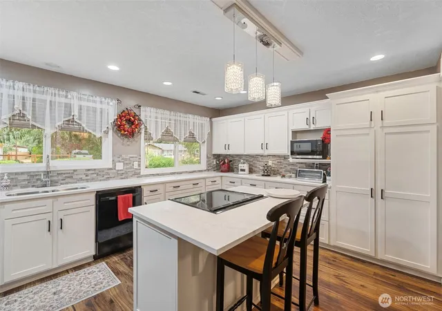 Photo 4 of Single family home for sale at 2617 Eureka Ave, Centralia, WA 98531 | MLS# NWM2580709 | Listing updated on 2026-09-25