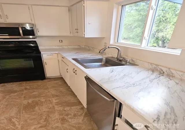 Photo 4 of Single family home for sale at 3415 158th Street SW, Lynnwood, WA 98087 | MLS# NWM2580714 | Listing updated on 2026-09-29