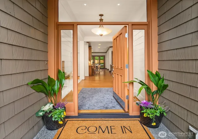 Photo 2 of Single family home for sale at 525 Timber Crk Dr Nw, Issaquah, WA 98027 | MLS# NWM2580719 | Listing updated on 2026-09-29