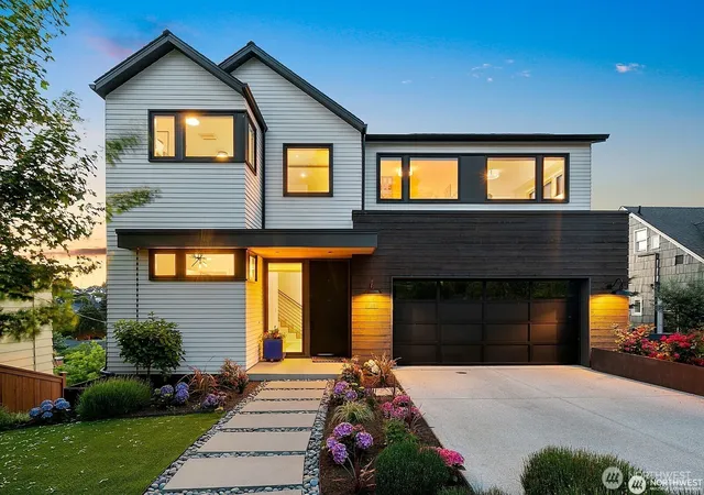 Photo 1 of Single family home for sale at 728 W Etruria St, Seattle, WA 98119 | MLS# NWM2580725 | Listing updated on 2026-09-27