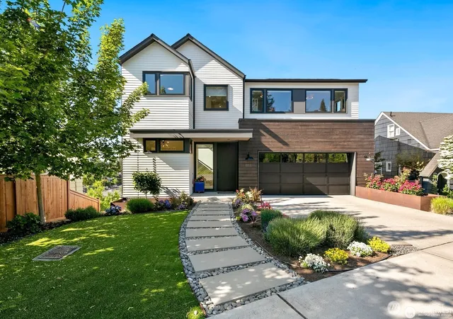 Photo 3 of Single family home for sale at 728 W Etruria St, Seattle, WA 98119 | MLS# NWM2580725 | Listing updated on 2026-09-27