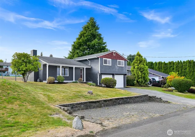 Photo 3 of Single family home for sale at 6087 Beulah Dr, Ferndale, WA 98248 | MLS# NWM2580740 | Listing updated on 2026-10-01