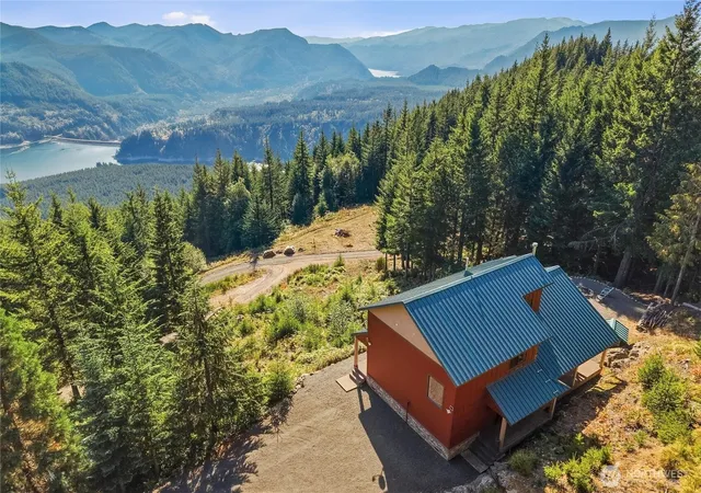 Photo 3 of Single family home for sale at 1962 Mt View Dr, Cougar, WA 98616 | MLS# NWM2580757 | Listing updated on 2026-09-23