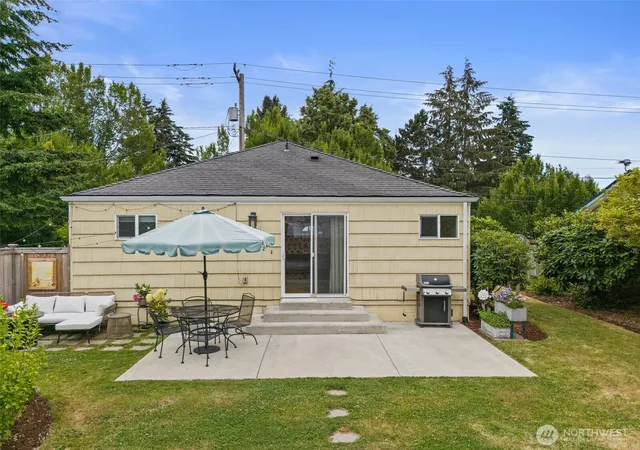 Photo 1 of Single family home for sale at 2638 Sw 106th Street, Seattle, WA 98146 | MLS# NWM2580764 | Listing updated on 2026-10-14