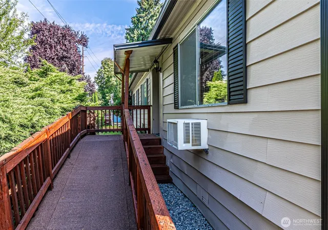 Photo 3 of Manufactured home for sale at 8401 143rd Avenue Ct E #33, Puyallup, WA 98372 | MLS# NWM2580765 | Listing updated on 2026-09-25