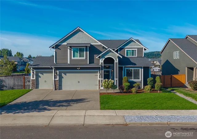Photo 1 of Single family home for sale at 415 Buell St Sw, Orting, WA 98360 | MLS# NWM2580766 | Listing updated on 2026-10-01