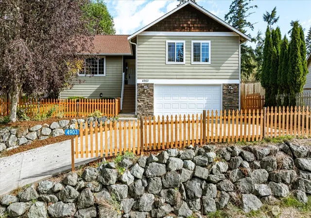 Photo 2 of Single family home for sale at 4903 Reindeer Rd, Freeland, WA 98249 | MLS# NWM2580786 | Listing updated on 2026-10-06