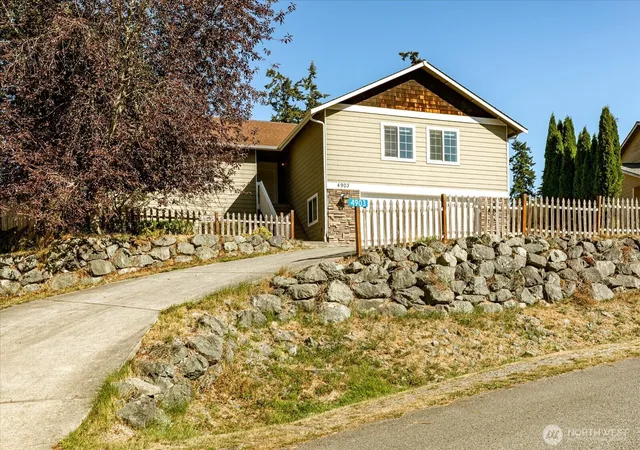 Photo 3 of Single family home for sale at 4903 Reindeer Rd, Freeland, WA 98249 | MLS# NWM2580786 | Listing updated on 2026-09-25