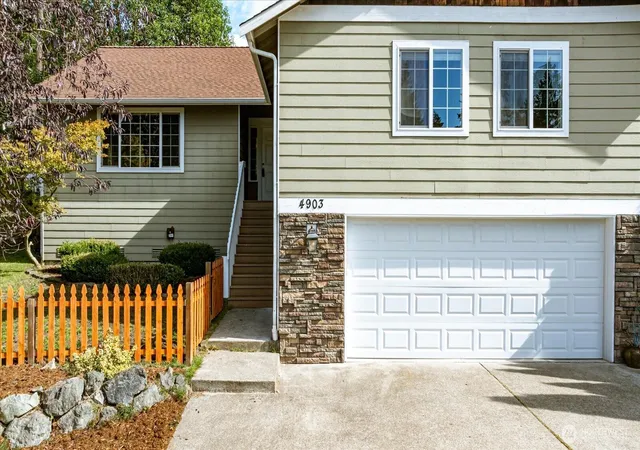 Photo 3 of Single family home for sale at 4903 Reindeer Rd, Freeland, WA 98249 | MLS# NWM2580786 | Listing updated on 2026-10-06