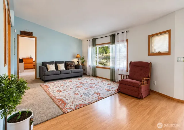 Photo 3 of Manufactured home for sale at 720 190th Street E, Spanaway, WA 98387 | MLS# NWM2580803 | Listing updated on 2026-09-24
