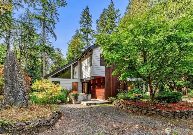 Photo 1 of Single family home for sale at 16455 Agate Point Rd Ne, Bainbridge Island, WA 98110 | MLS# NWM2580806 | Listing updated on 2026-09-30
