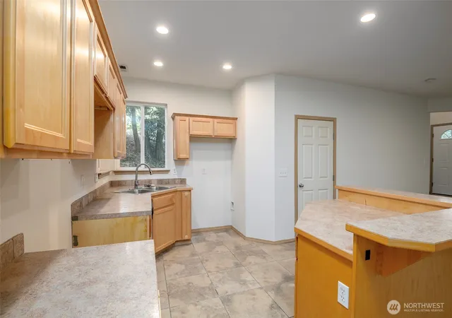 Photo 4 of Sale Pending at 5115 46th Street Ct E, Tacoma, WA 98466 | MLS# NWM2580811 | Listing updated on 2026-09-21
