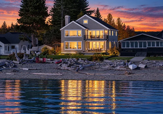 Photo 2 of Single family home for sale at 1924 Shore Ave, Freeland, WA 98249 | MLS# NWM2580819 | Listing updated on 2026-10-26
