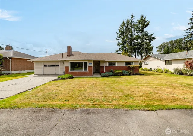 Photo 1 of Sale Pending at 16572 S Wall St, Mount Vernon, WA 98273 | MLS# NWM2580820 | Listing updated on 2026-10-01
