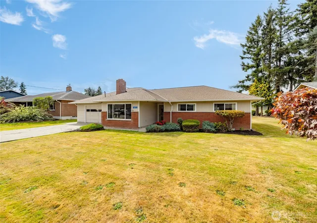 Photo 2 of Sale Pending at 16572 S Wall St, Mount Vernon, WA 98273 | MLS# NWM2580820 | Listing updated on 2026-10-01